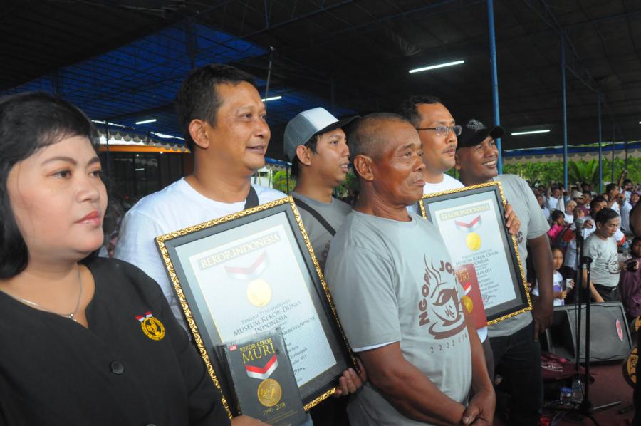 Mataram City Pecahkan Rekor MURI Ngopi Joss