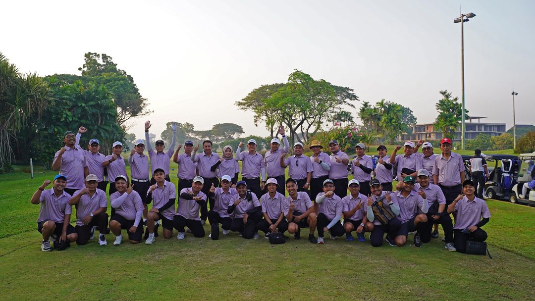 Tim Marketing Divisi Pupuk dalam membangun kebersamaan dan kekompakan diacara Saraswanti Cup Golf Tournament.